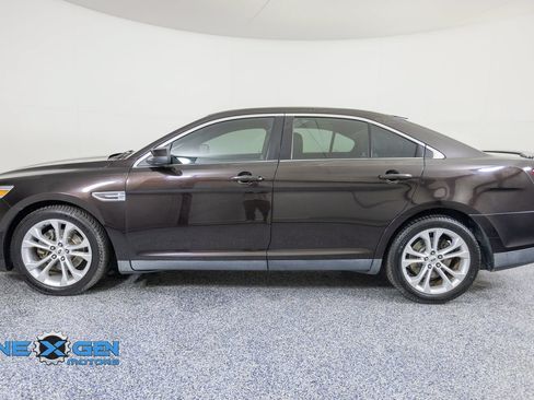 Used 2013 Ford Taurus SEL FWD image 4