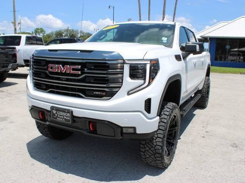 Used 2023 GMC Sierra 1500 AT4 w/ Technology Package AWD/4WD image 3