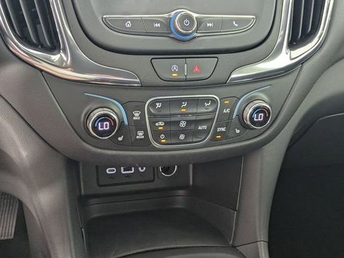 Certified 2024 Chevrolet Equinox LT FWD image 19