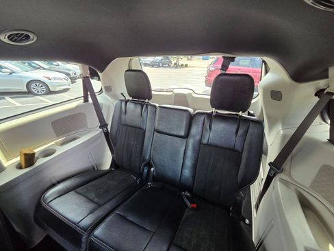 Used 2019 Dodge Grand Caravan SXT FWD image 16
