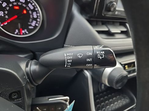 Used 2022 Toyota RAV4 LE image 18
