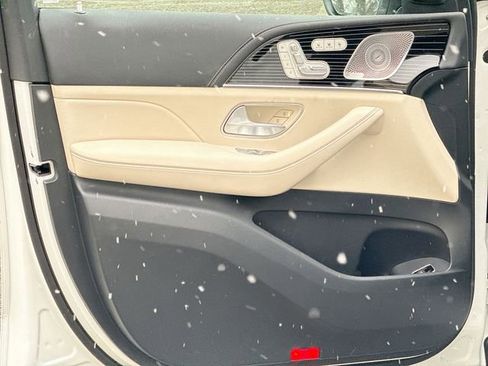 Used 2025 Mercedes-Benz GLS 63 AMG 4MATIC image 11