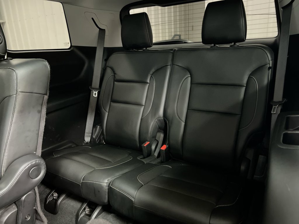 Used 2017 GMC Acadia SLT FWD image 25