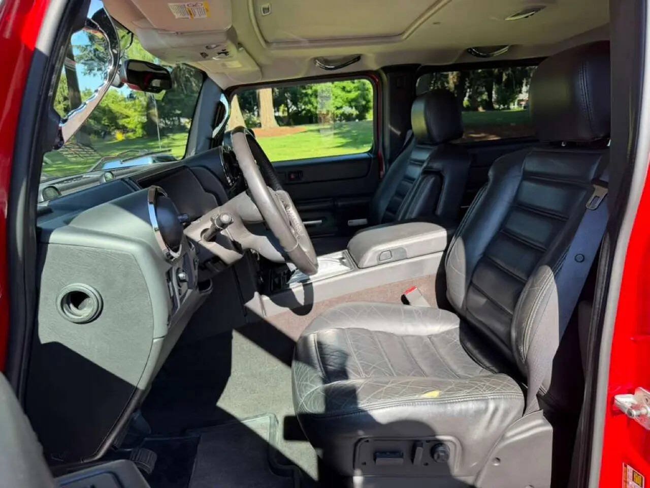 Used 2005 HUMMER H2 SUT w/ Preferred Equipment Group AWD/4WD image 22