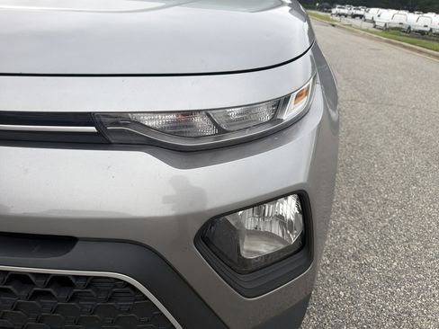 Used 2022 Kia Soul LX FWD image 6