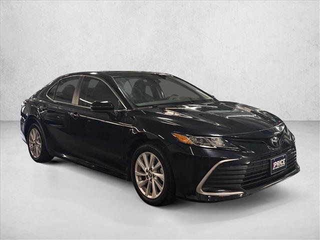 Used 2021 Toyota Camry LE FWD image 3