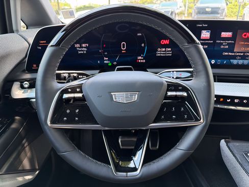 Used 2025 Cadillac Optiq Luxury 1 AWD/4WD image 23
