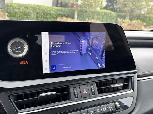 Used 2025 Lexus ES 350 w/ Premium Package FWD image 22