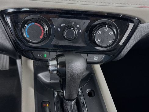 Used 2020 Honda HR-V LX image 19
