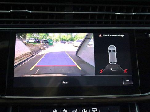 Used 2019 Audi Q8 Premium Plus w/ Premium Plus AWD/4WD image 16