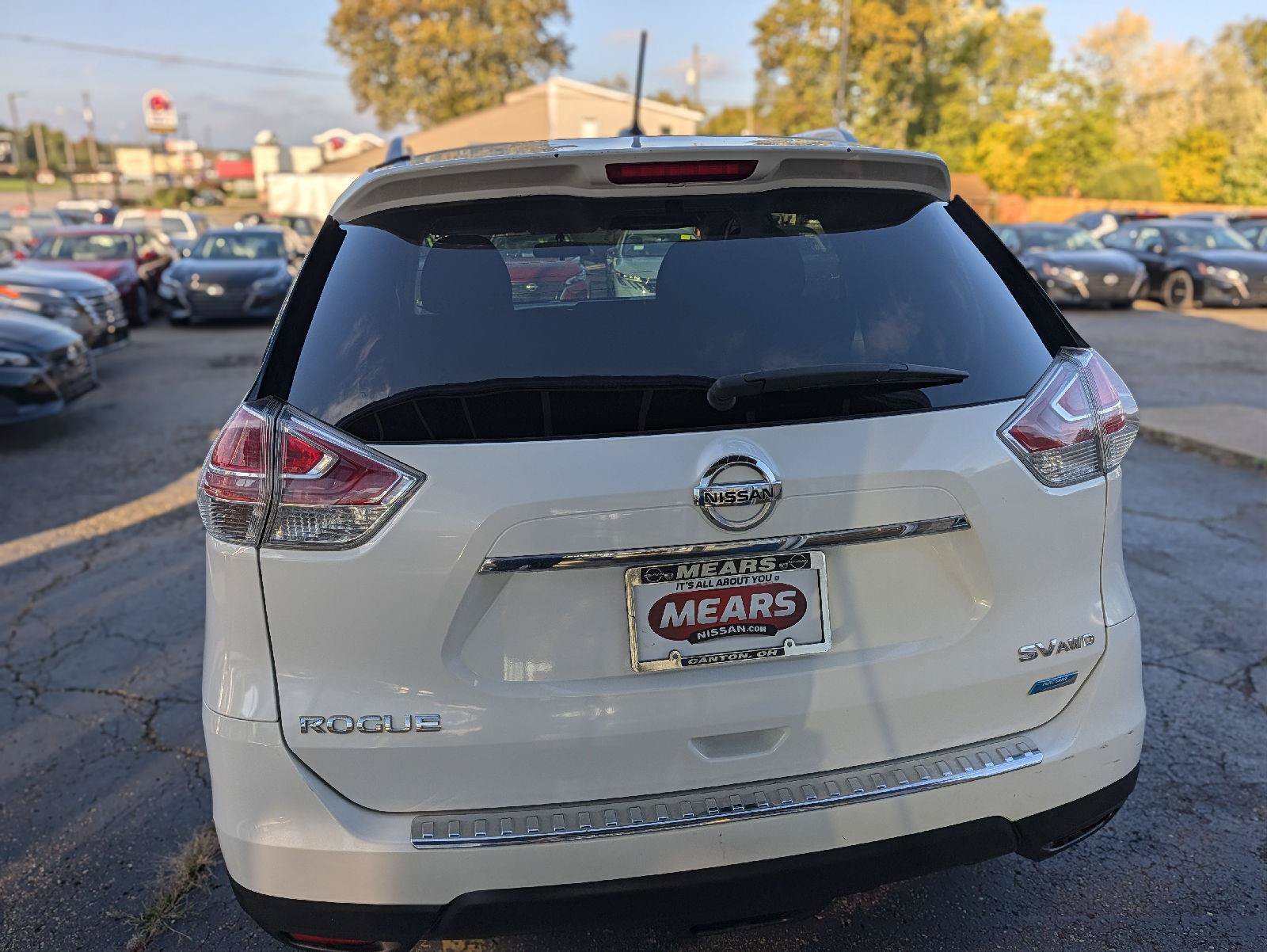 Used 2014 Nissan Rogue SV w/ SV Premium Package AWD/4WD image 10
