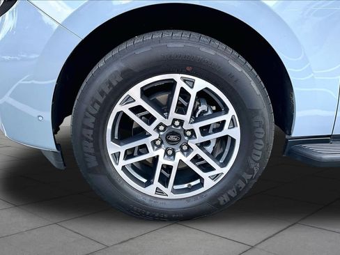 Used 2025 Ford Expedition Max Active RWD image 11