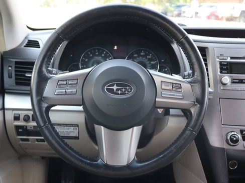 Used 2010 Subaru Outback 2.5i Premium AWD/4WD image 18