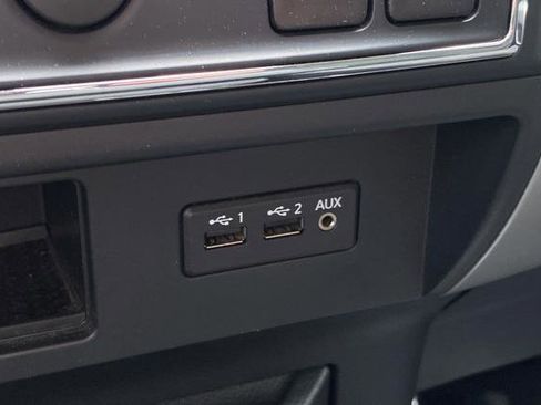 Used 2019 Nissan Titan SV AWD/4WD image 29