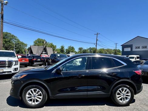 Used 2021 Ford Escape SE w/ Cold Weather Package AWD/4WD image 3