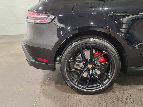 New 2026 Porsche Macan GTS image 36