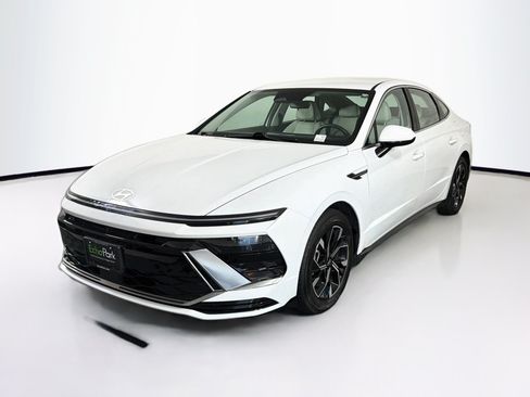 Used 2024 Hyundai Sonata SEL FWD image 3