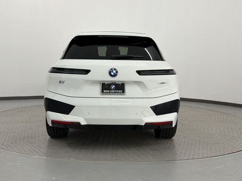 Used 2024 BMW iX xDrive50 w/ Sport Package AWD/4WD image 10
