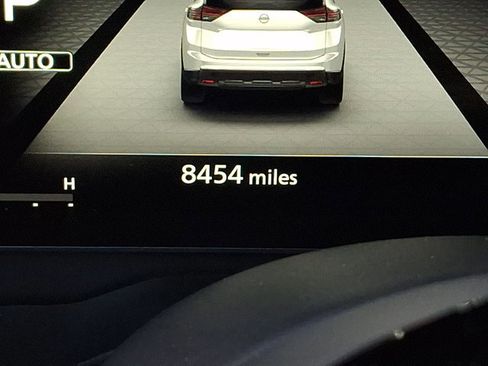 Certified 2024 Nissan Rogue SL w/ SL Premium Package image 21