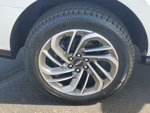 New 2026 Lincoln Navigator Reserve image 5