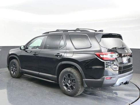 New 2026 Honda Pilot TrailSport image 3
