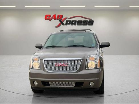 Used 2013 GMC Yukon Denali image 4