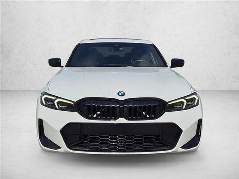 Used 2023 BMW 330i Sedan w/ M Sport Package RWD image 2