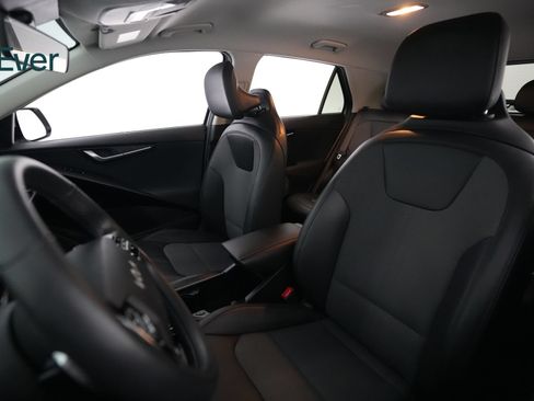 Used 2024 Kia Niro Wind w/ Wind Preserve Package FWD image 4