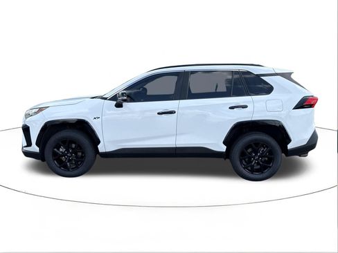 Used 2022 Toyota RAV4 XLE FWD image 6