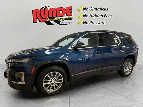 Used 2023 Chevrolet Traverse LT image 1