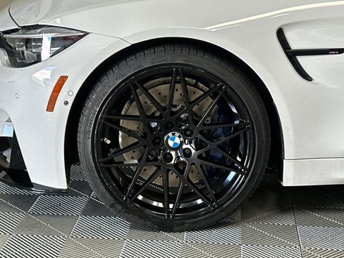 Used 2018 BMW M4 Convertible w/ Executive Package RWD image 45