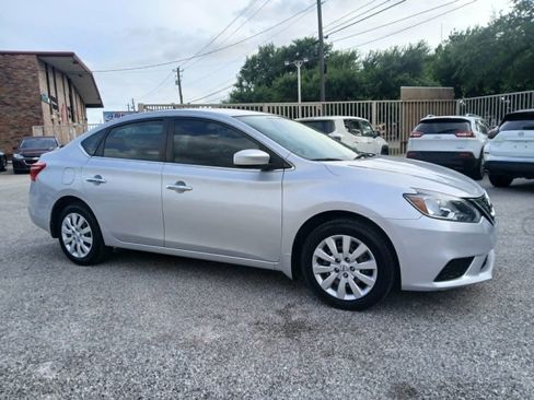 Used 2019 Nissan Sentra S FWD image 1
