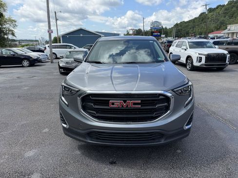 Used 2020 GMC Terrain SLE w/ LPO, Floor Liner Package AWD/4WD image 2