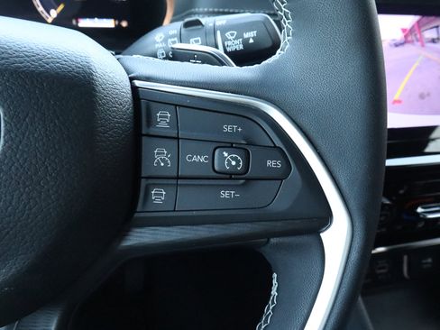 Used 2025 Jeep Grand Cherokee L Altitude image 32