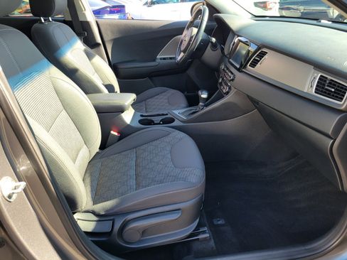 Used 2018 Kia Niro LX image 15