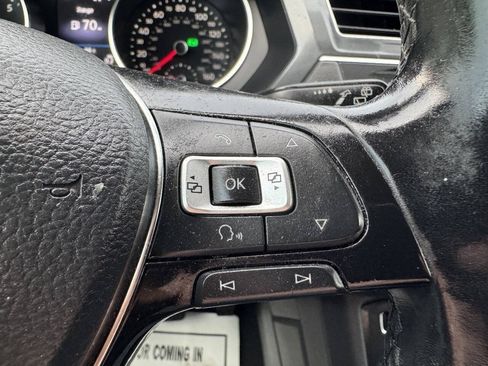 Used 2018 Volkswagen Tiguan SE AWD/4WD image 16