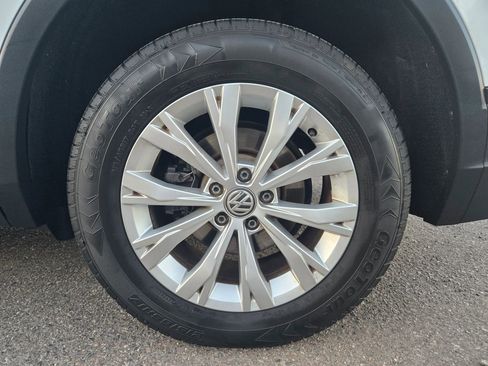 Used 2018 Volkswagen Tiguan S image 34