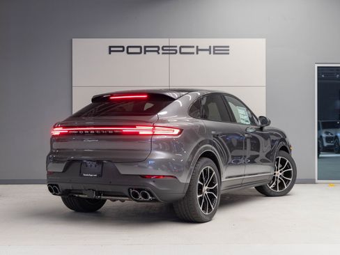 Certified 2025 Porsche Cayenne Coupe image 7