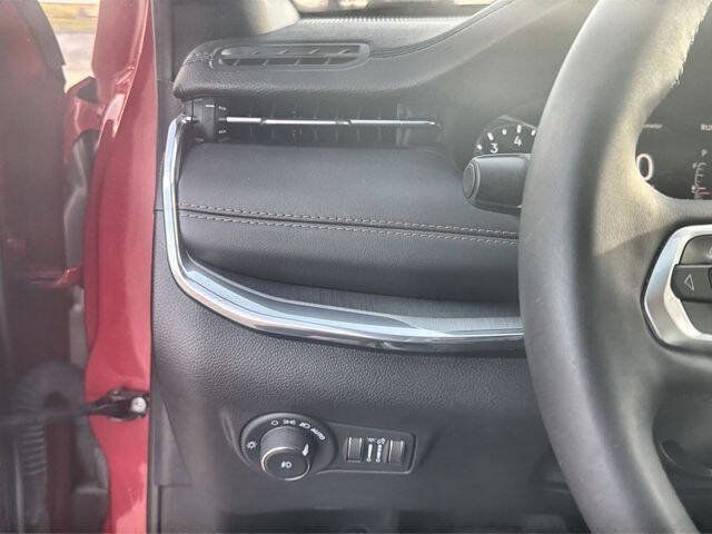 Used 2023 Jeep Compass Limited AWD/4WD image 17