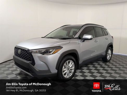Certified 2024 Toyota Corolla Cross LE FWD image 1