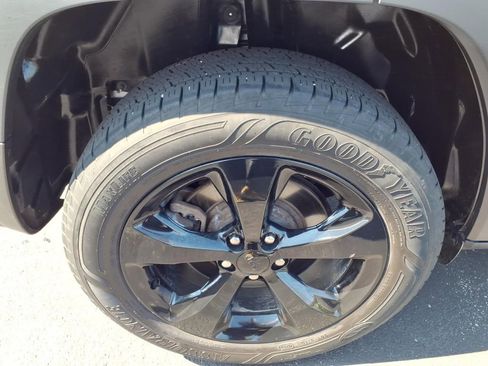 Used 2021 Jeep Cherokee Latitude Plus AWD/4WD image 25