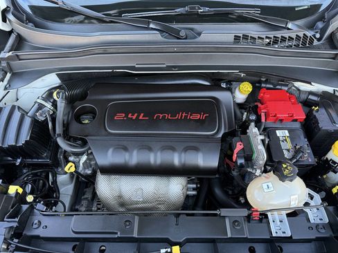 Used 2018 Jeep Renegade Altitude image 17