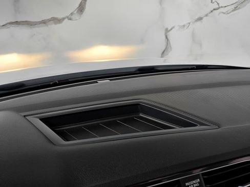 Used 2020 Volkswagen Tiguan SE R-Line image 28