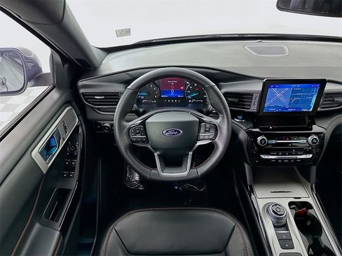 Used 2023 Ford Explorer ST-Line w/ Class IV Trailer Tow Package image 22