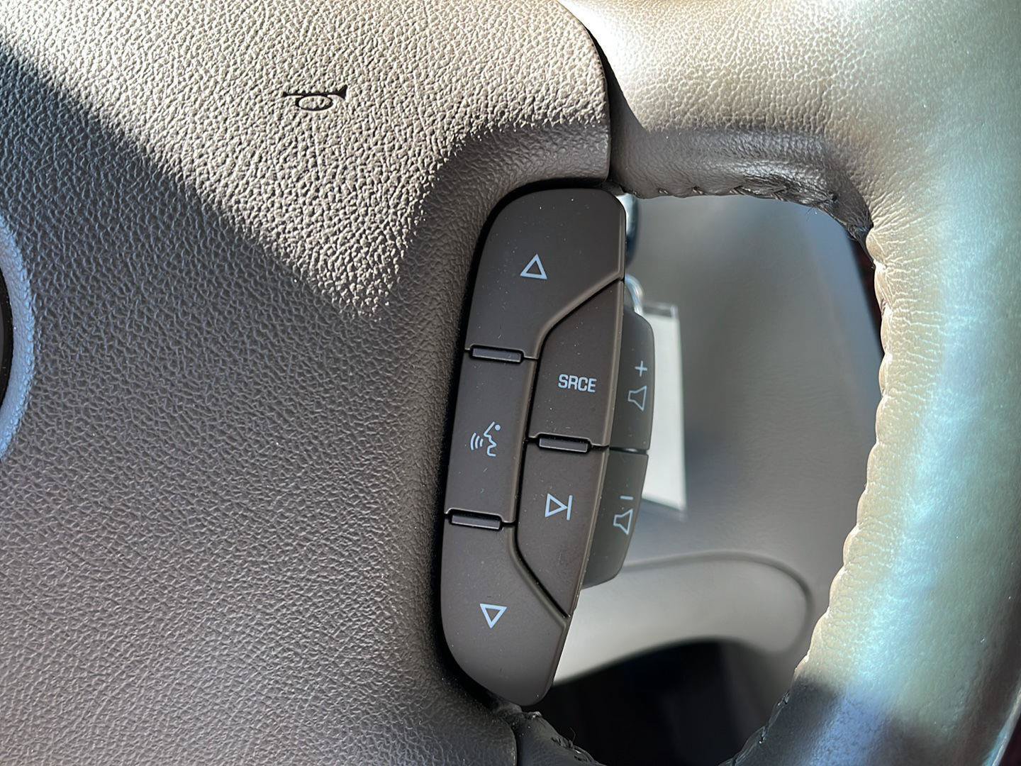 Used 2006 Cadillac DTS w/ Trunk Convenience Package FWD image 9