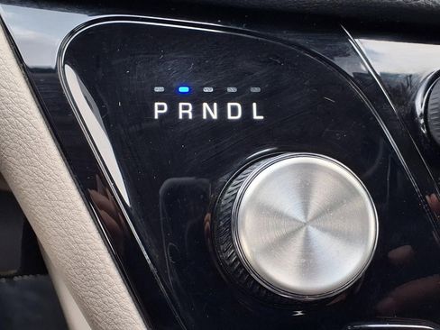 Used 2023 Chrysler Pacifica Limited image 11