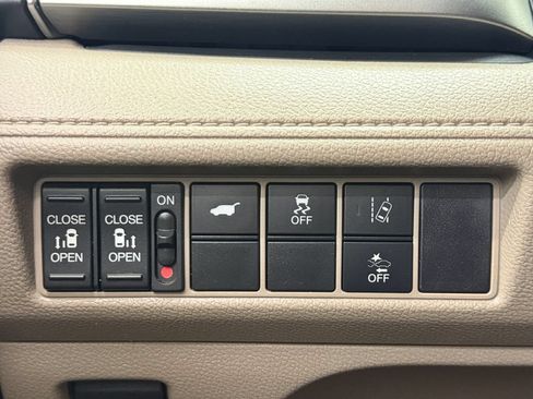 Used 2019 Honda Odyssey EX-L image 25