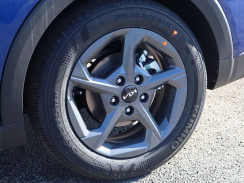 New 2025 Kia K4 LXS image 39