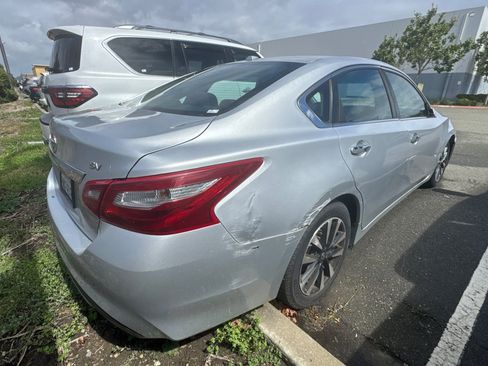 Used 2018 Nissan Altima 2.5 SV image 5