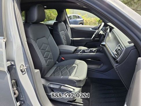 Used 2026 Volkswagen Atlas Cross Sport SE AWD/4WD image 19